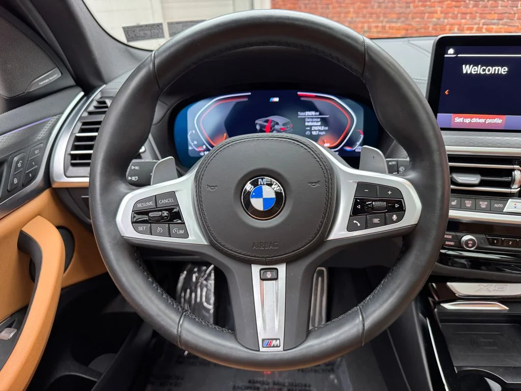 Used 2024 Black BMW xDrive30i image 13