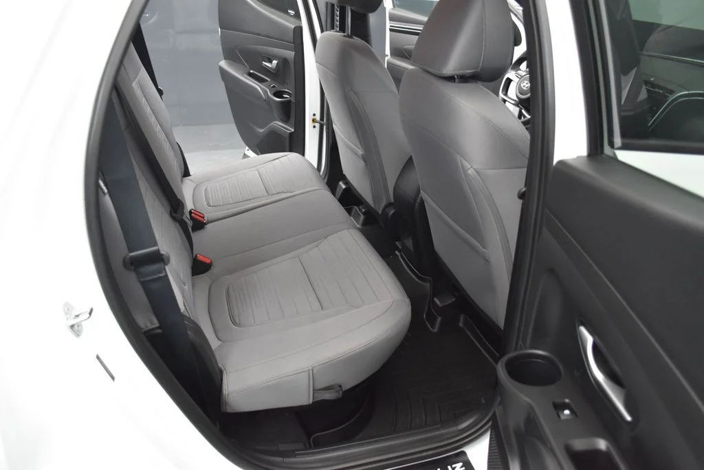 Used 2024 White Hyundai SEL image 24
