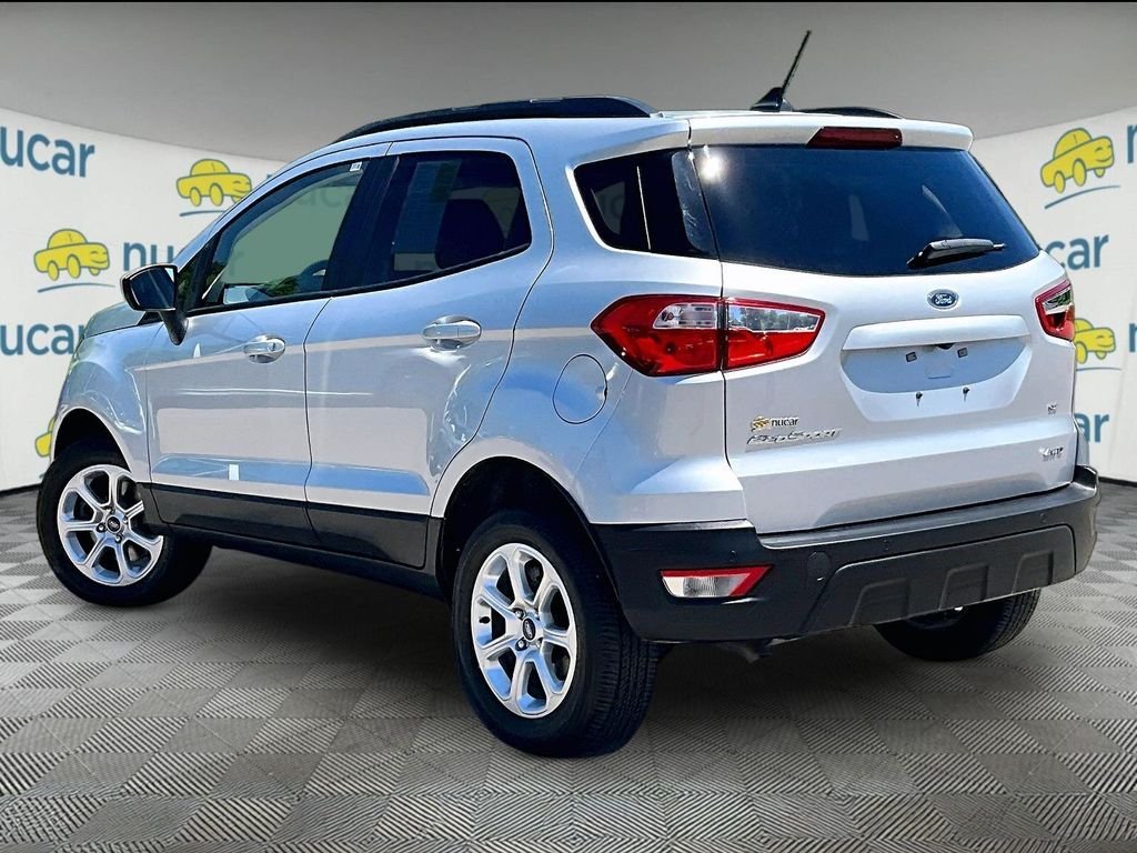 Used 2022 Silver Ford SE image 4