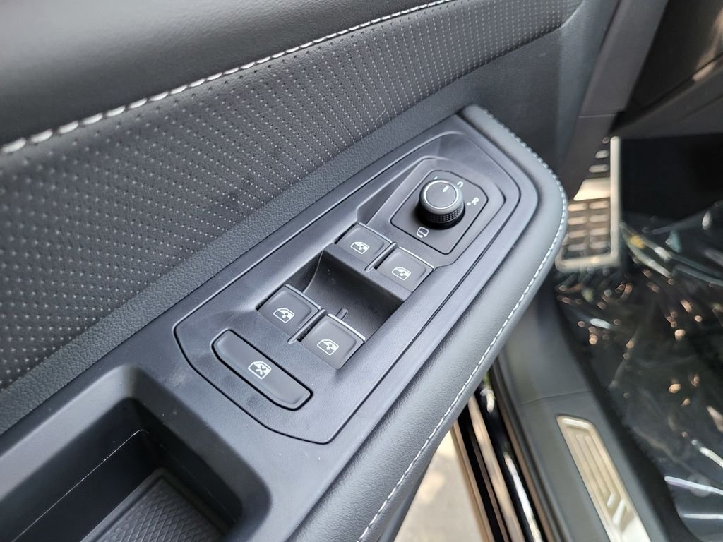 2025 Volkswagen Atlas SEL Premium R-Line - Photo 26