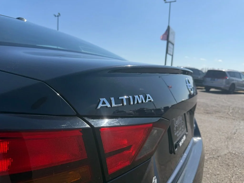 Used 2020 Blue Nissan 2.5 SL image 20
