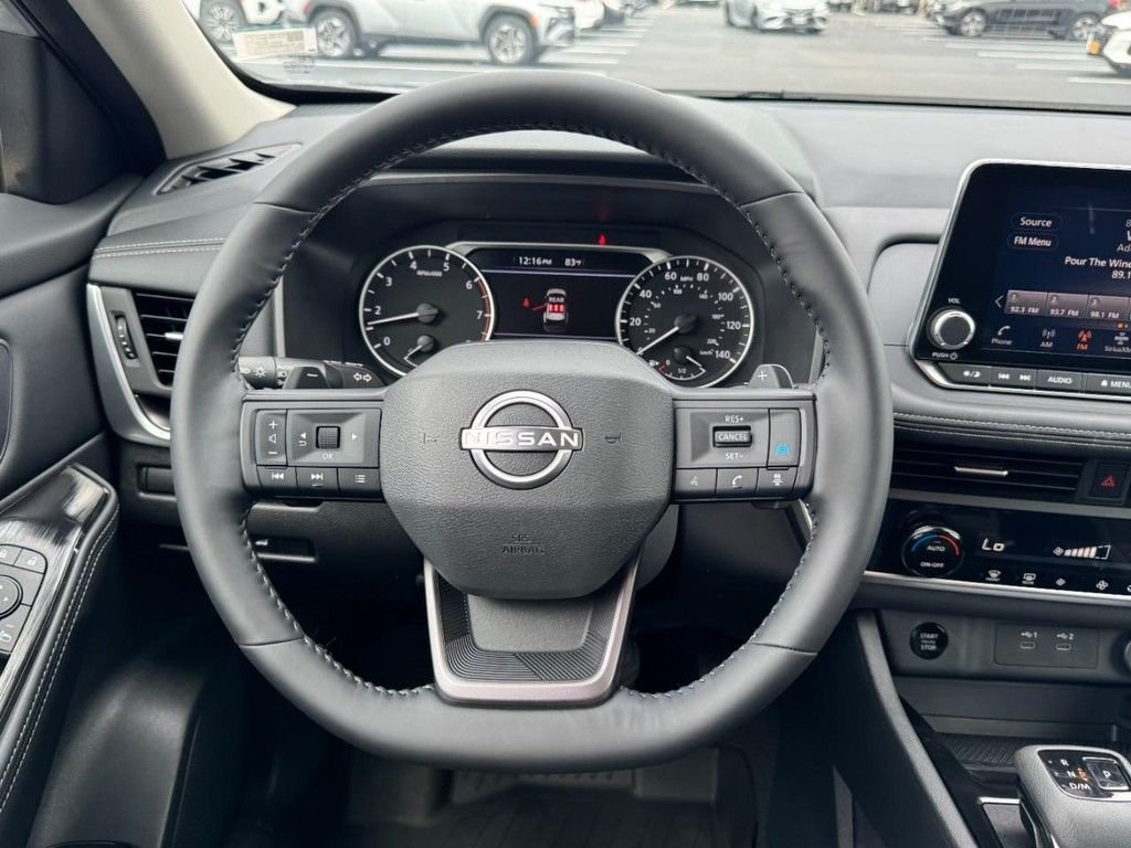 2025 Nissan Rogue SV - Photo 12