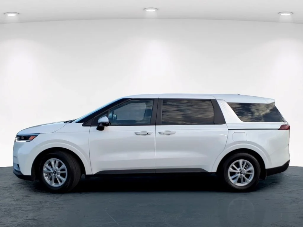 Used 2024 White Kia LX image 16