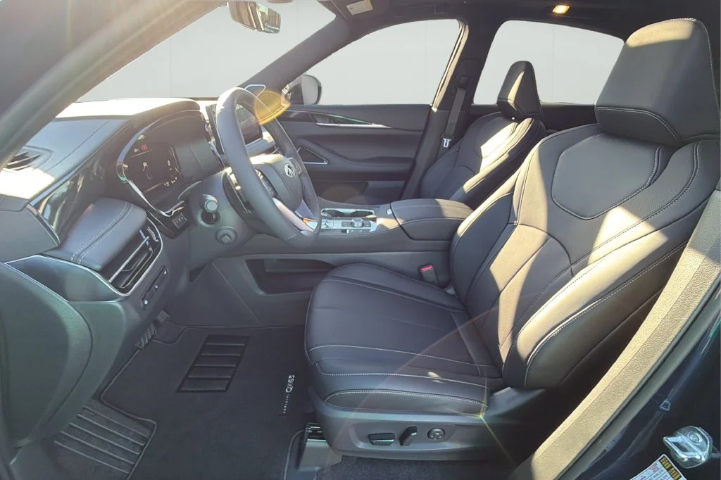 New 2027 GRAND BLUE INFINITI Sport AWD image 17