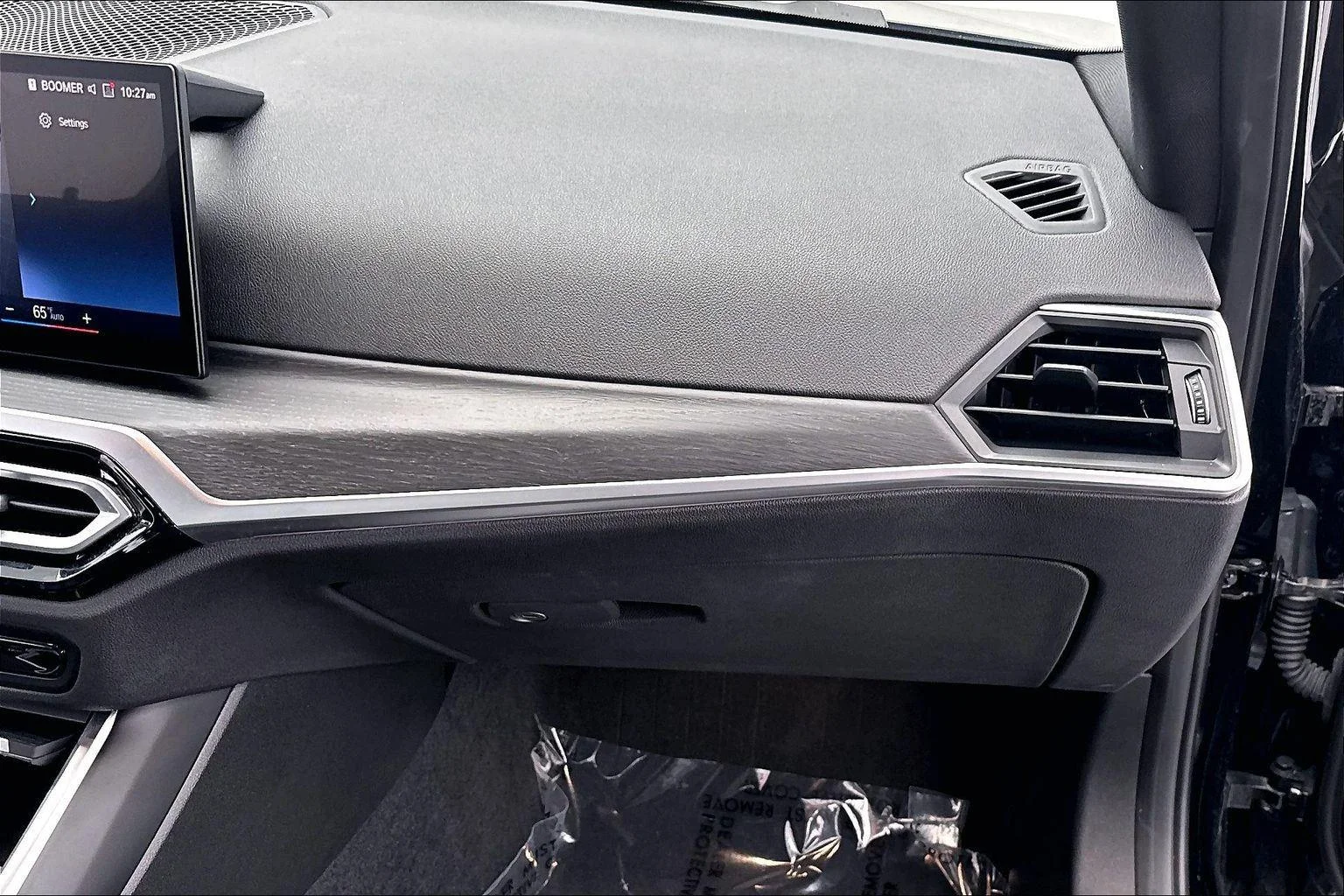 2024 BMW 3 Series 330i - Photo 34
