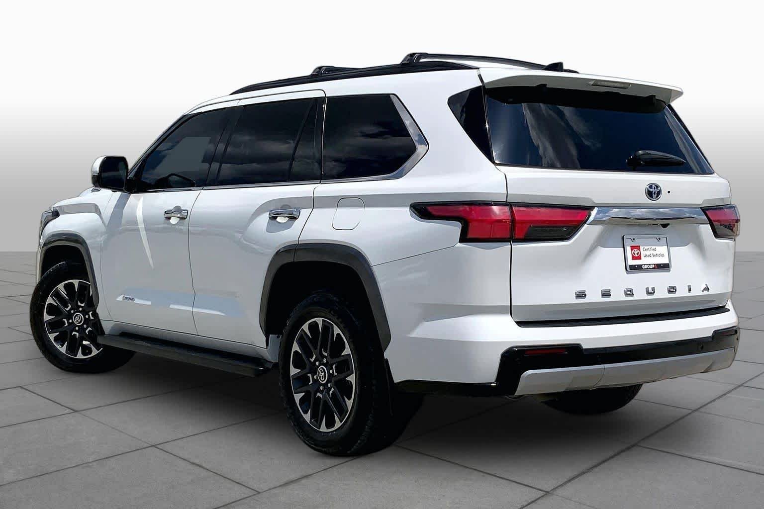 Used 2023 Wind Chill Pearl Toyota Limited image 12