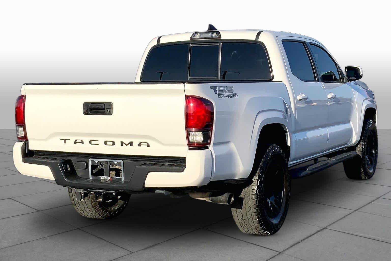 Used 2019 Super White Toyota SR image 13