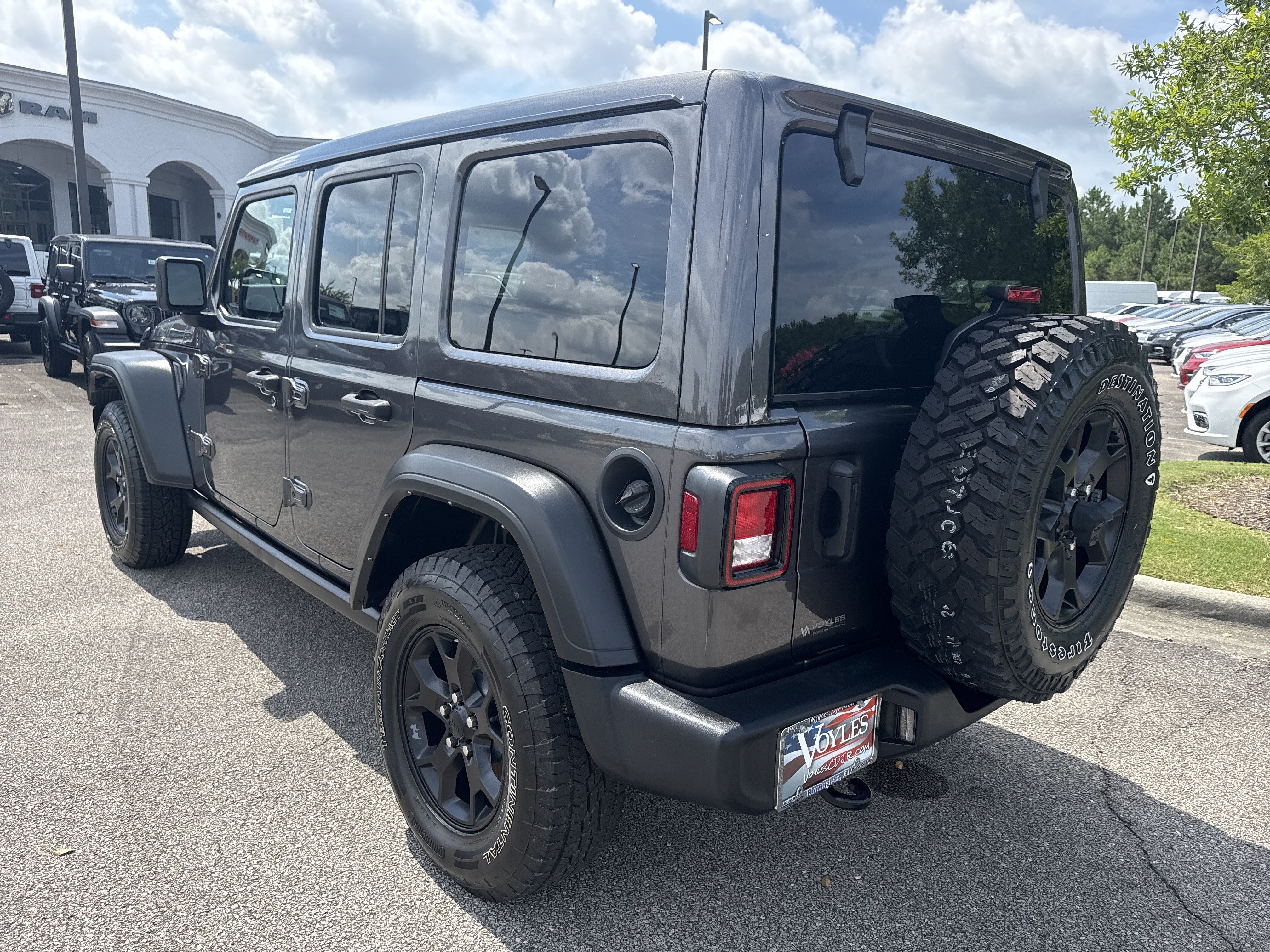 Used 2022 Granite Crystal Metallic Clearcoat Jeep Unlimited Willys image 5