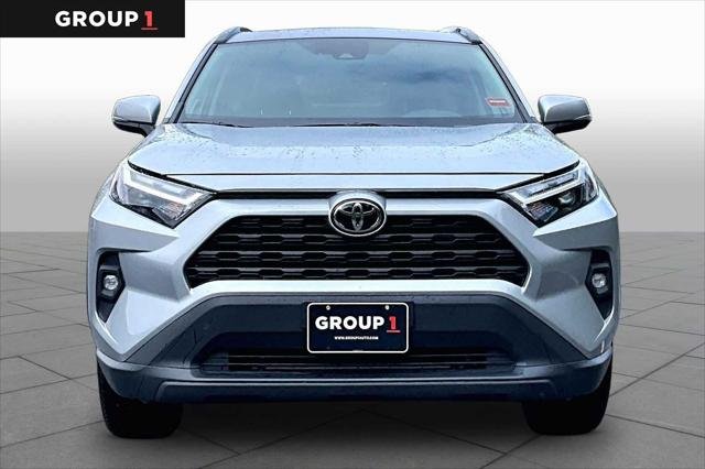 Certified Used 2025 SILVER SKY METALLIC Toyota  image 4