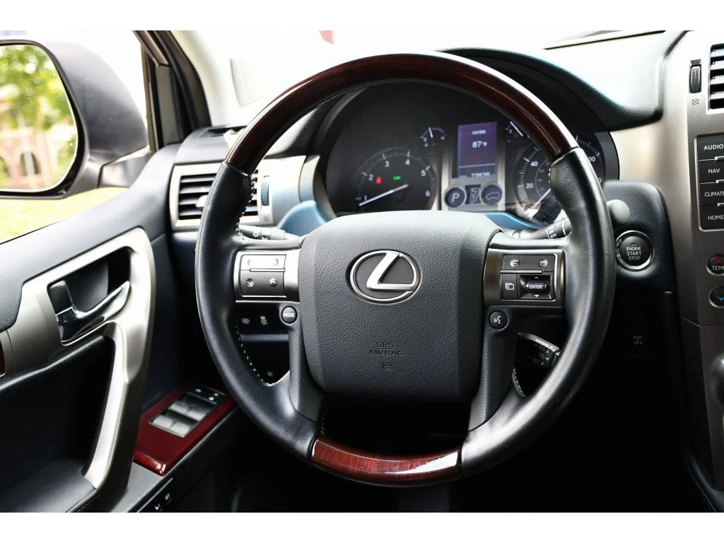 Used 2019 Silver Lining Metallic Lexus Premium image 18