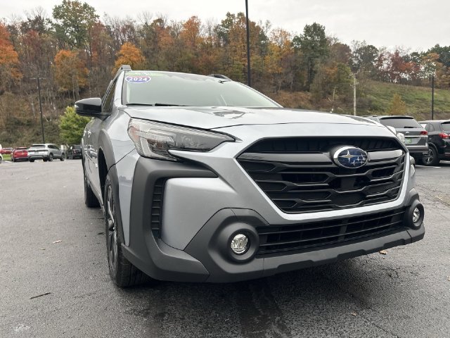 Used 2024 Silver Subaru Onyx Edition image 18