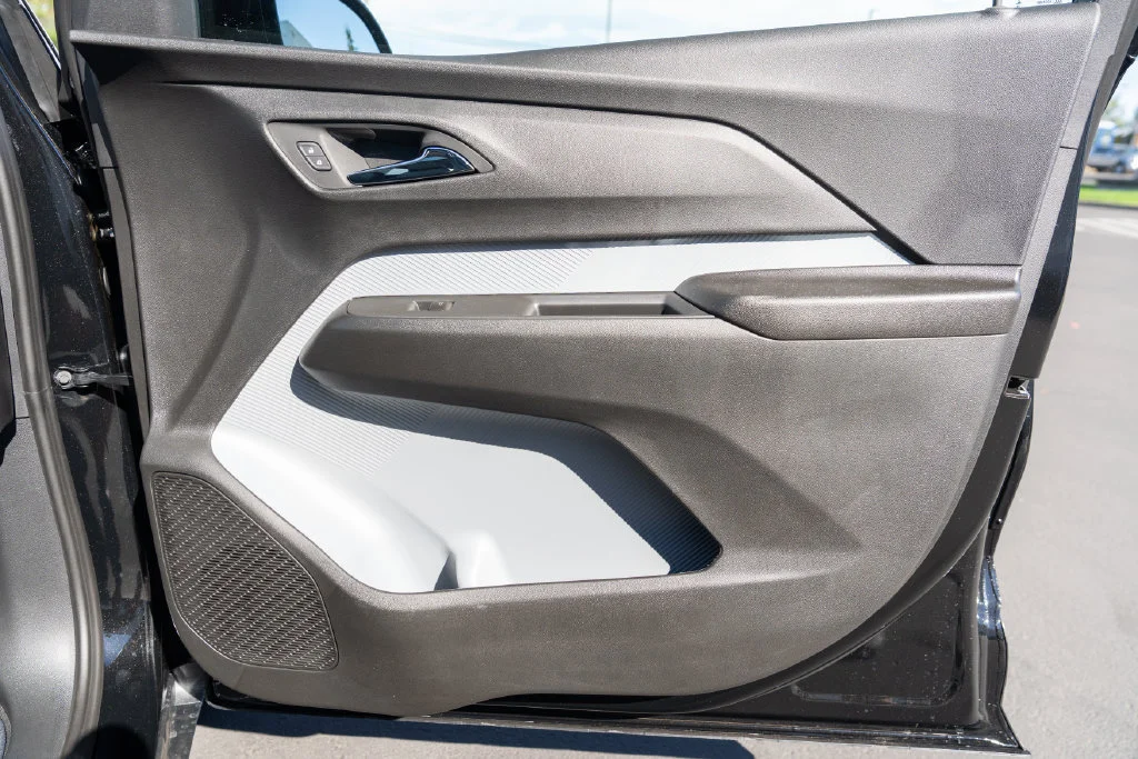 2027 Chevrolet Bolt RS - Photo 25