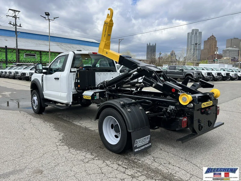 2025 Ford F-600 Super Duty Chassis Cab XL - Photo 8