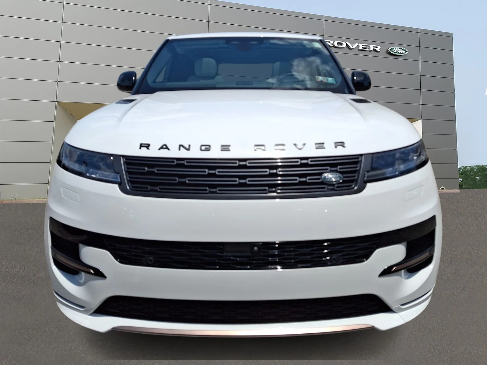 New 2026 Fuji White Land Rover P400 Dynamic SE image 8