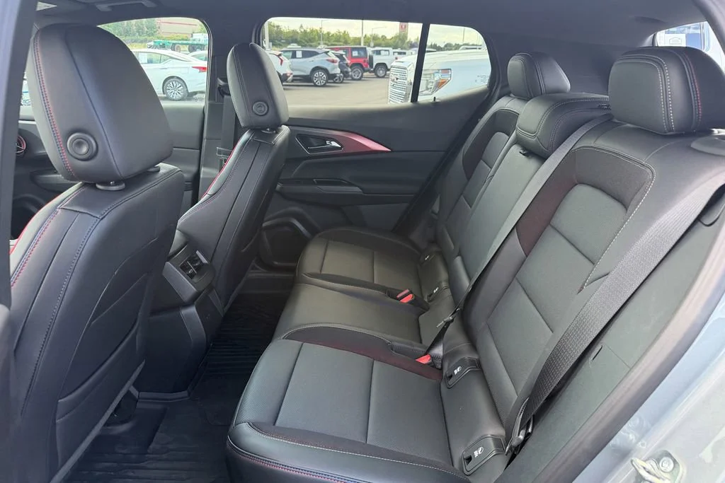 2025 Chevrolet Equinox EV RS - Photo 21