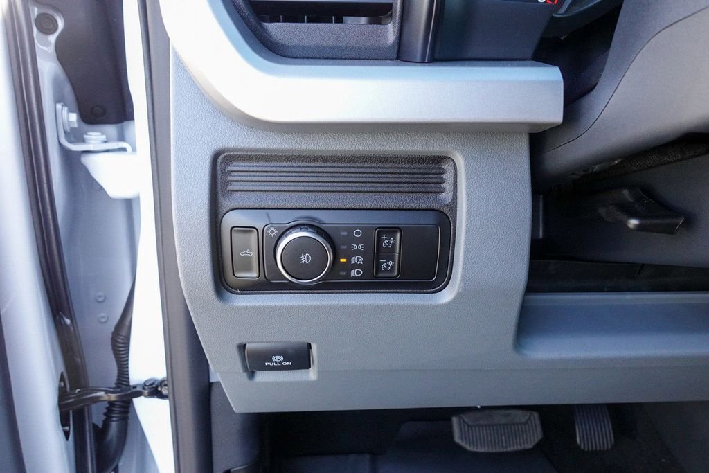 New 2026 Oxford White Ford F-250® XLT image 23