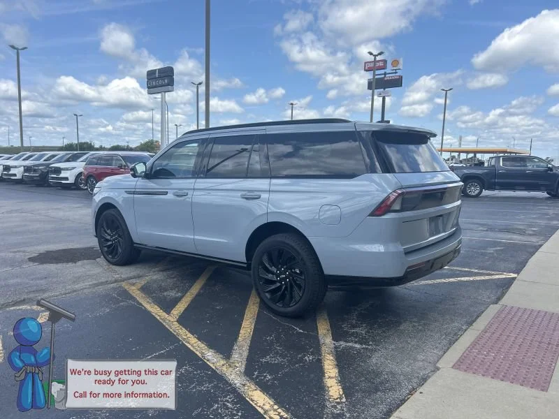 Used 2026 Gray Mist Lincoln Reserve image 3