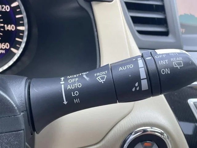 Used 2019 White INFINITI LUXE image 26
