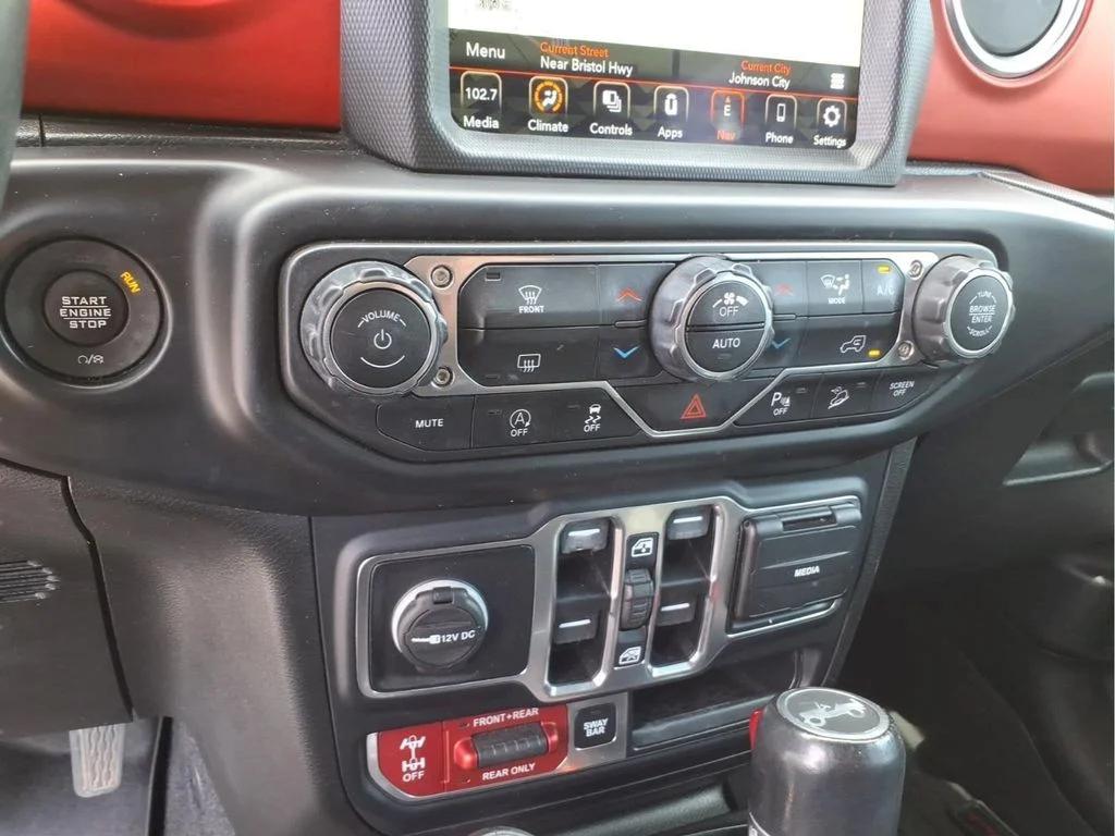 Used 2020 White Jeep Unlimited Rubicon image 25