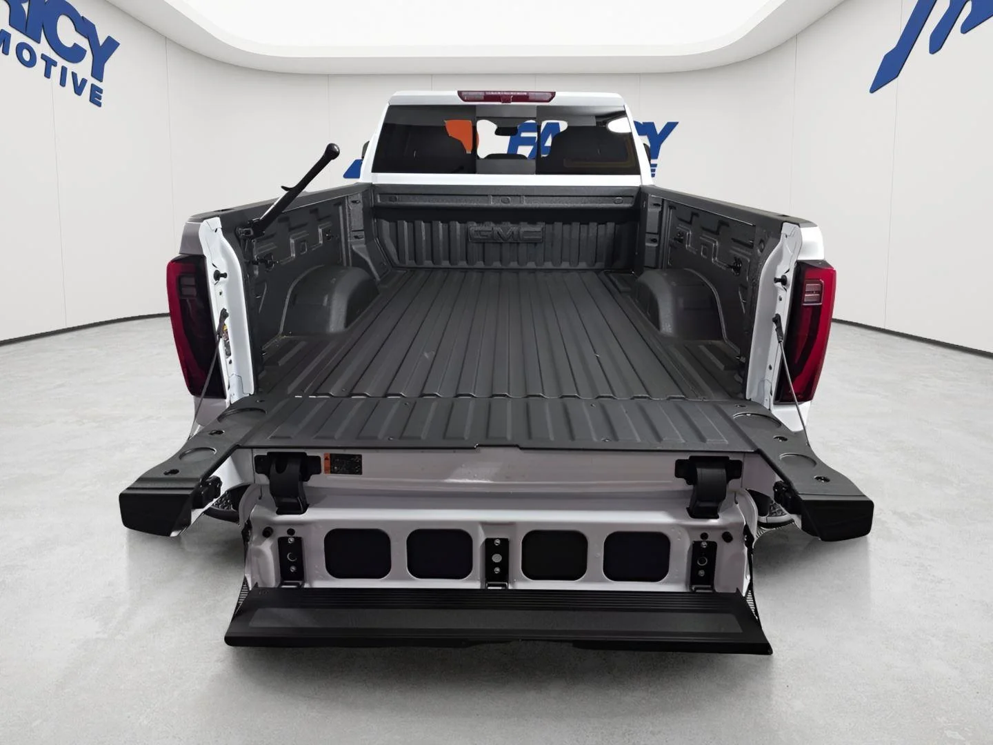 2025 GMC Sierra 2500HD SLT - Photo 10