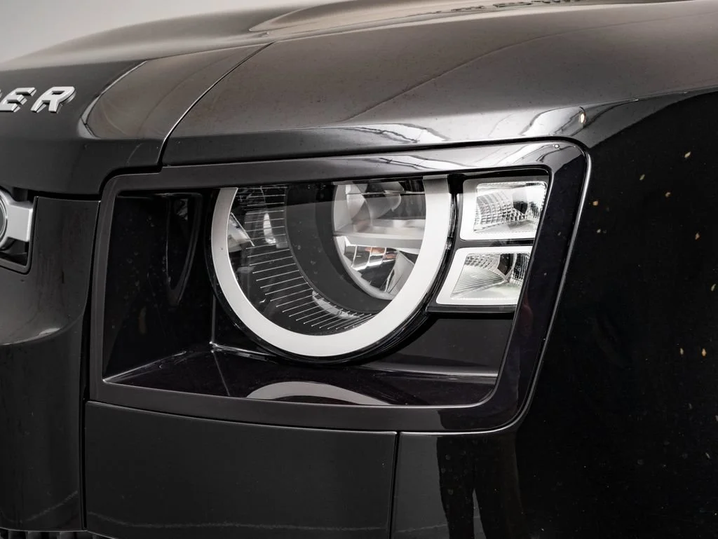 Used 2023 Black Land Rover S image 14