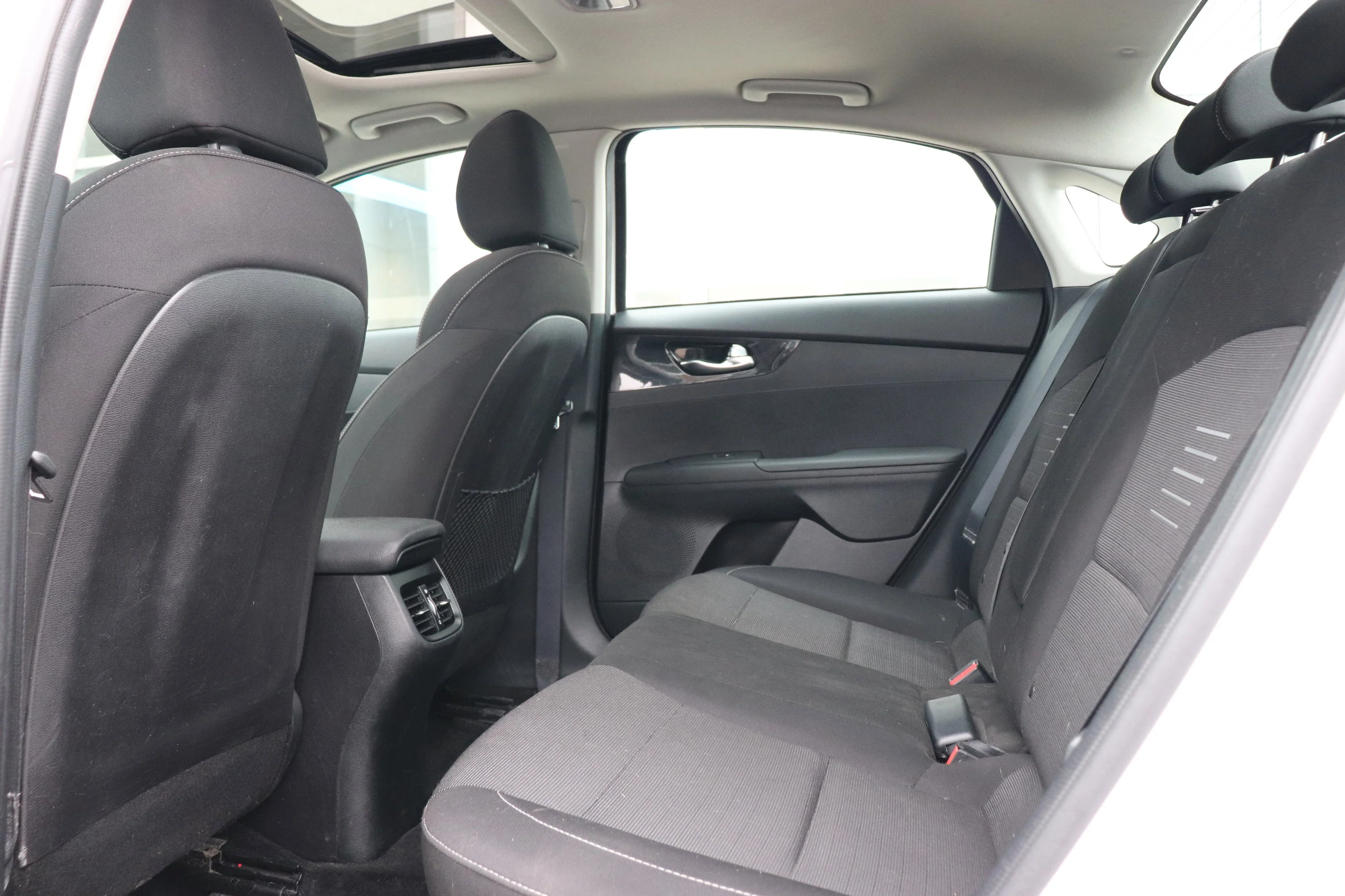 Used 2021 White Kia EX image 7