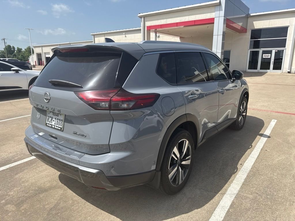 Used 2025 Gray Nissan SL image 2
