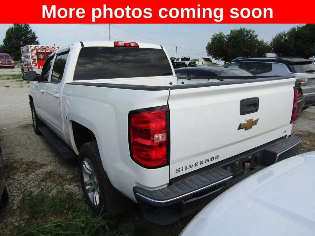Used 2017 White Chevrolet LT image 3