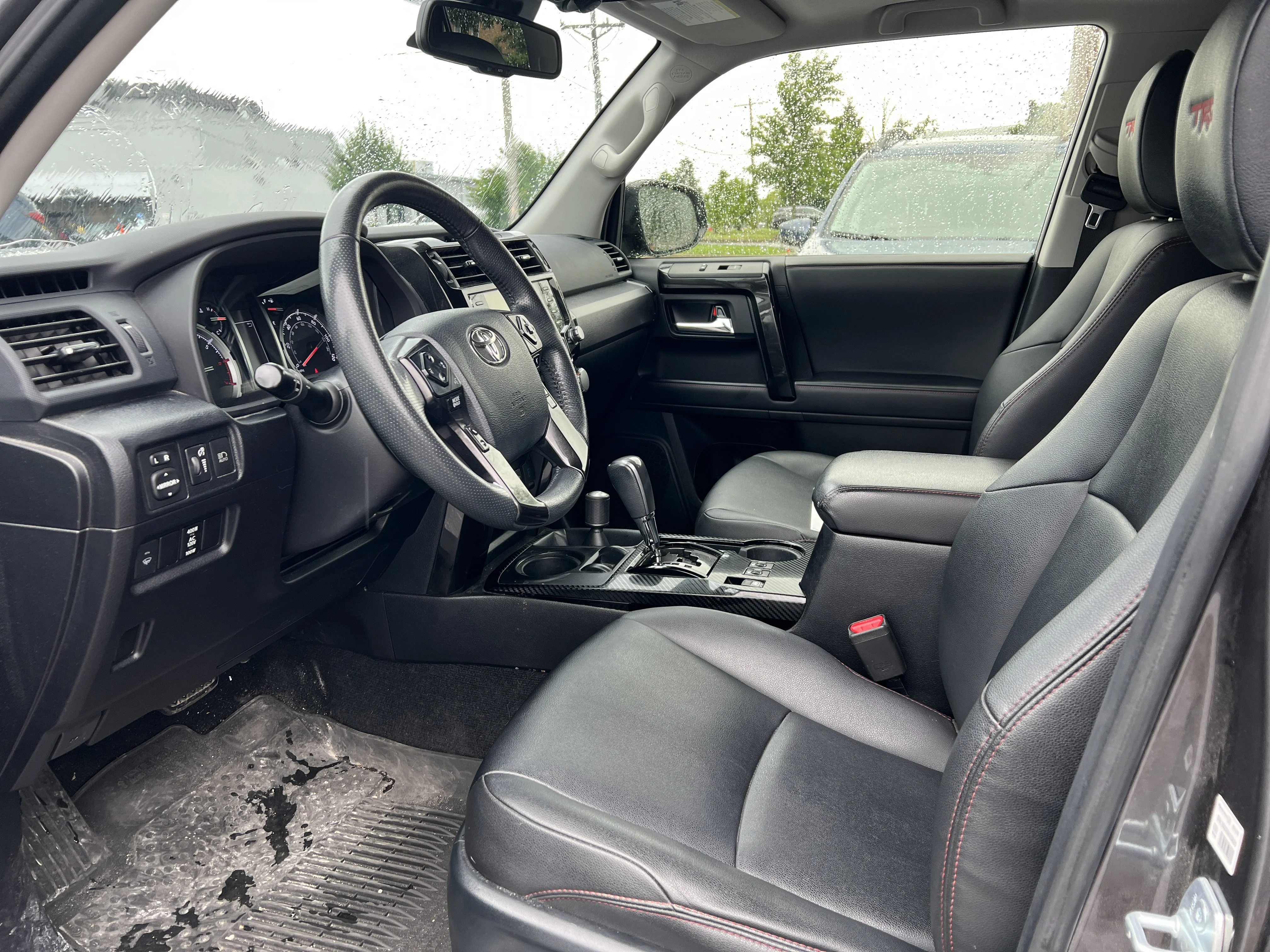 Used 2021 Magnetic Gray Metallic Toyota Venture image 9