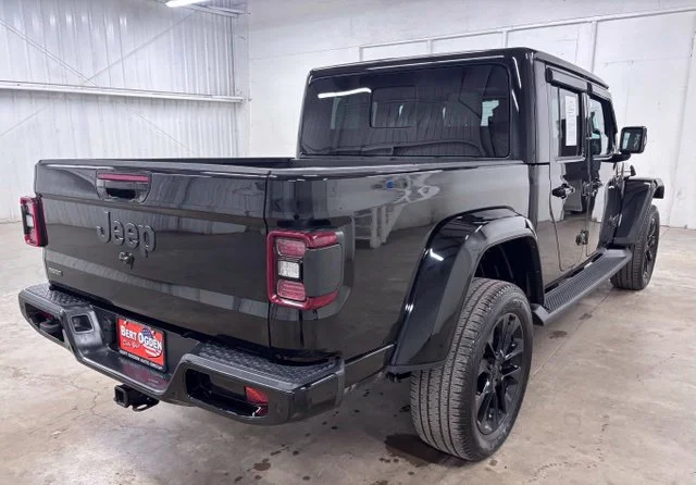 Used 2023 Black Jeep High Altitude image 6