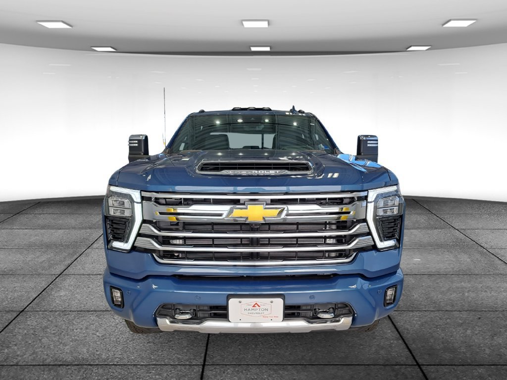 2026 Chevrolet Silverado 2500 HD HIGH COUNTRY Crew Cab Pickup Slide 1