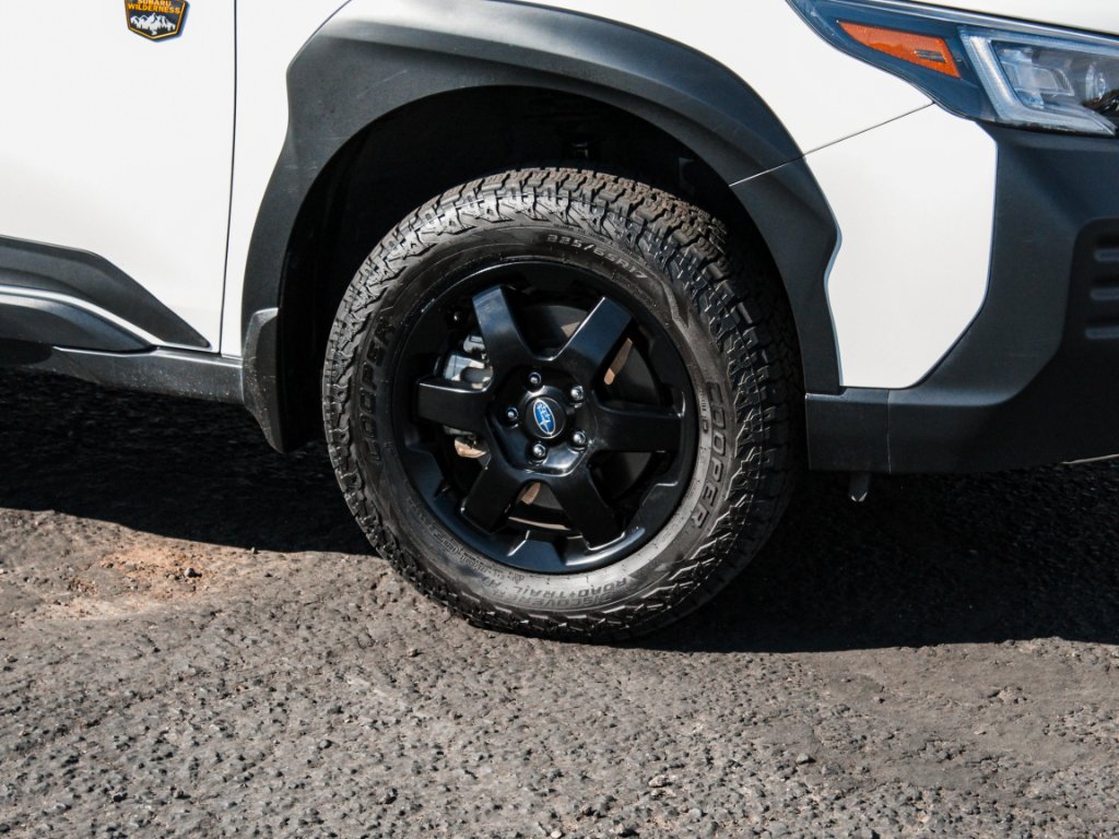 Used 2022 Crystal White Pearl Subaru Wilderness image 4