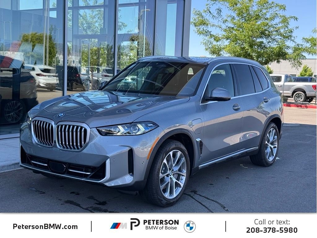 2026 BMW X5 xDrive50e's photo