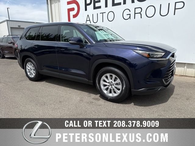 Used 2024  Toyota XLE image 2