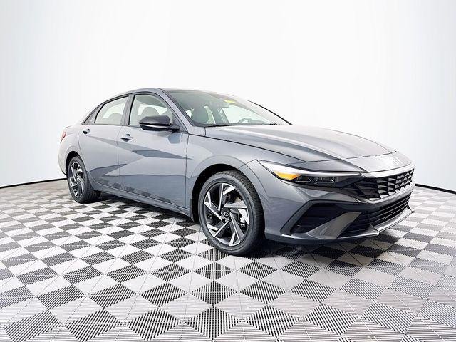 2025 Hyundai Elantra Blue - Photo 9
