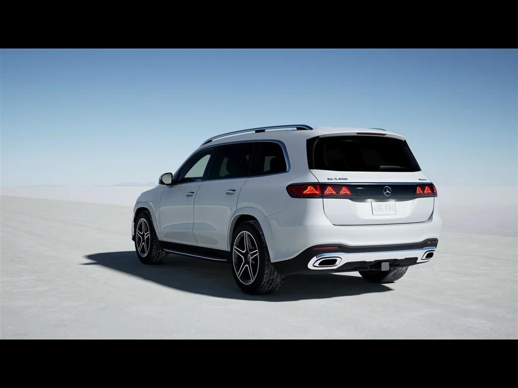 New 2027 MANUFAKTUR Moonlight White Metallic Mercedes-Benz GLS 450 image 23