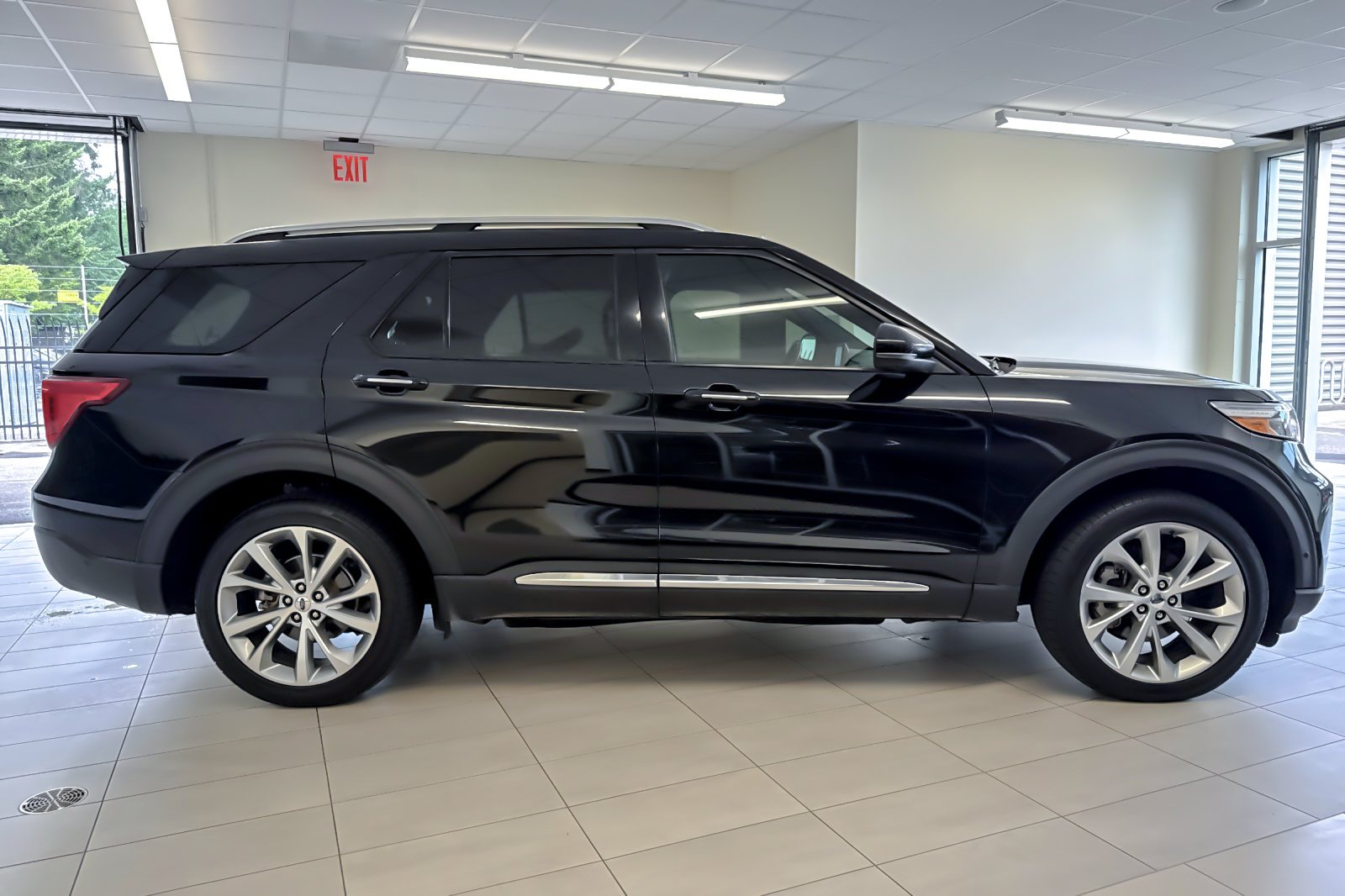 Certified Used 2021 Agate Black Metallic Ford Platinum image 3