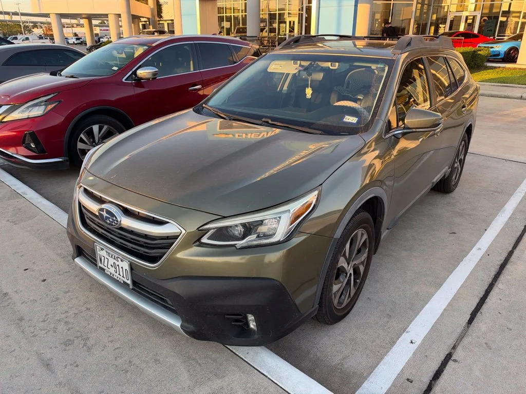 Used 2020  Subaru Limited image 1