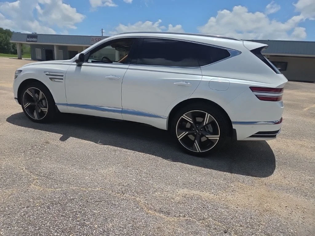 Used 2026 White Genesis 3.5T Prestige image 10