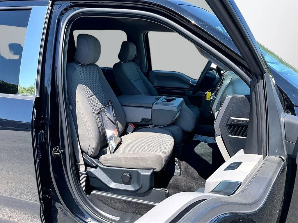 Used 2017 Black Ford XLT image 8
