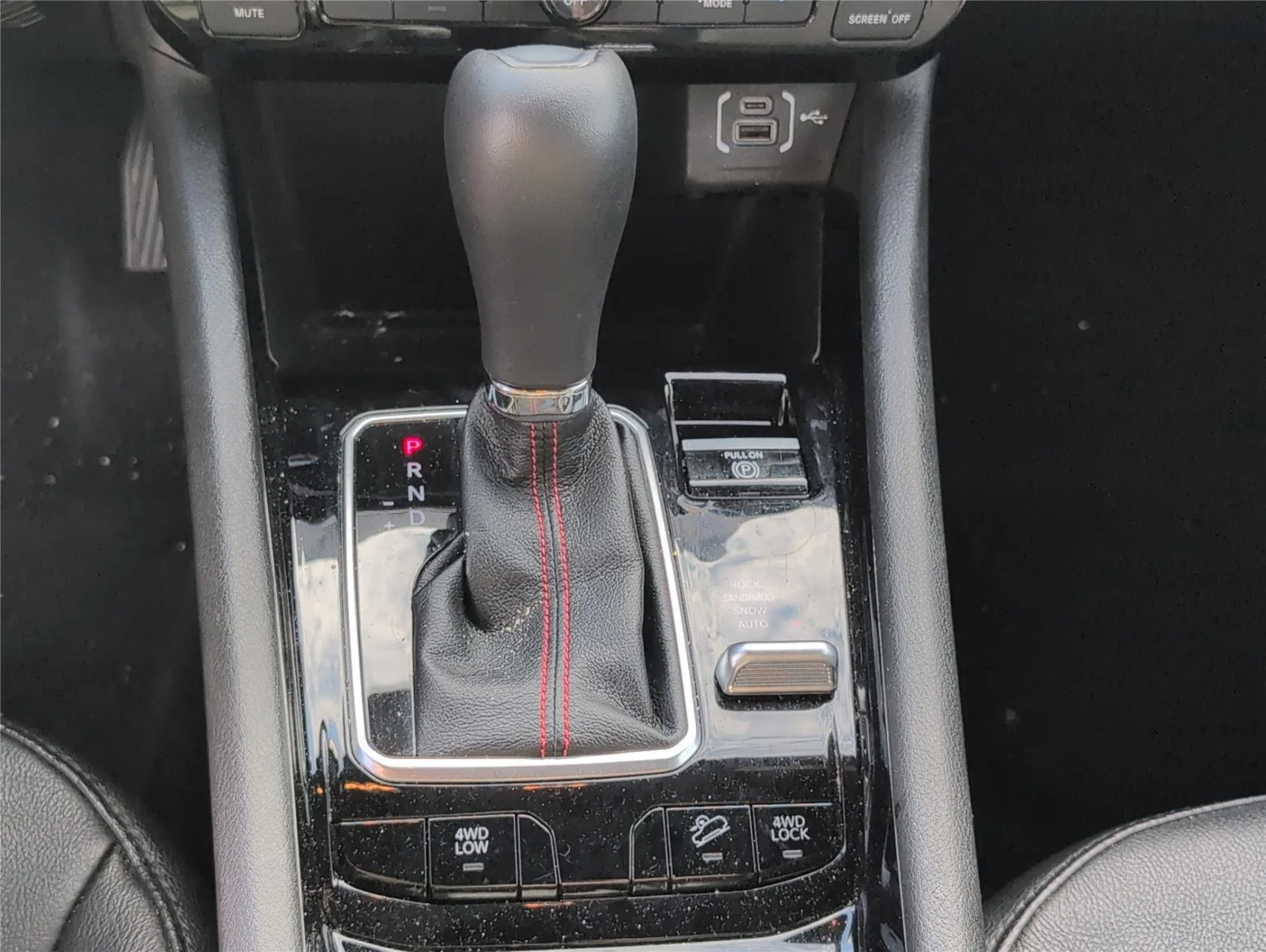 Used 2025 Bright White Clearcoat Jeep Trailhawk image 17