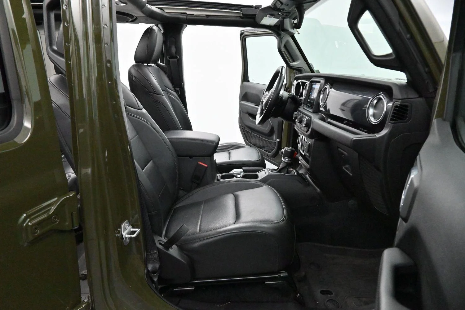 Used 2022 Sarge Green Clearcoat Jeep Unlimited Sahara Altitude image 31