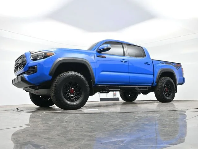 Used 2019 Voodoo Blue Toyota SR image 22