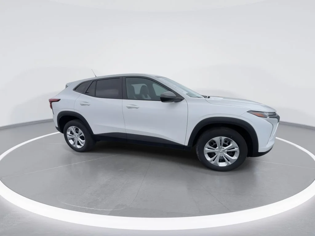 Used 2024 White Chevrolet LS image 9