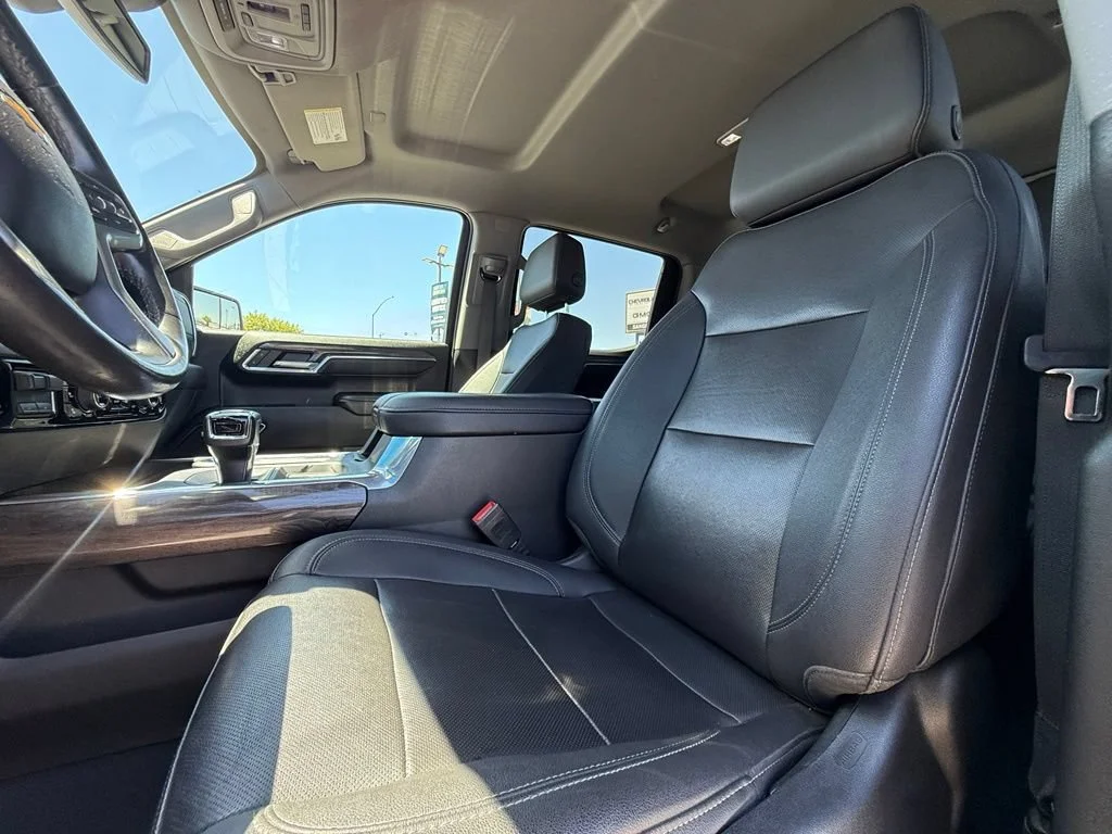Used 2022 Summit White Chevrolet LTZ image 35