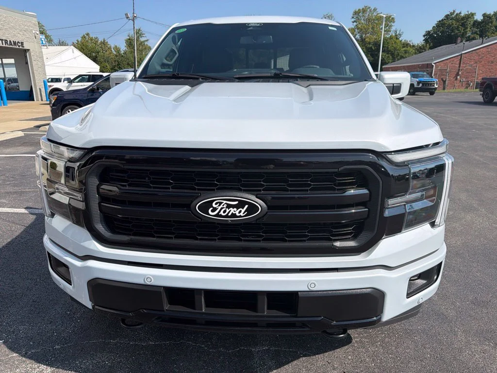 Used 2025 Space White Metallic Ford Lariat image 8