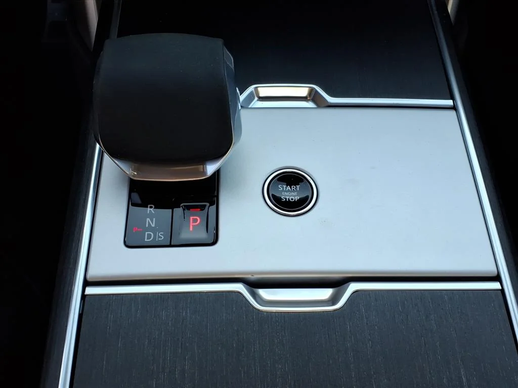 New 2026 Carpathian Grey Land Rover SE LWB image 13