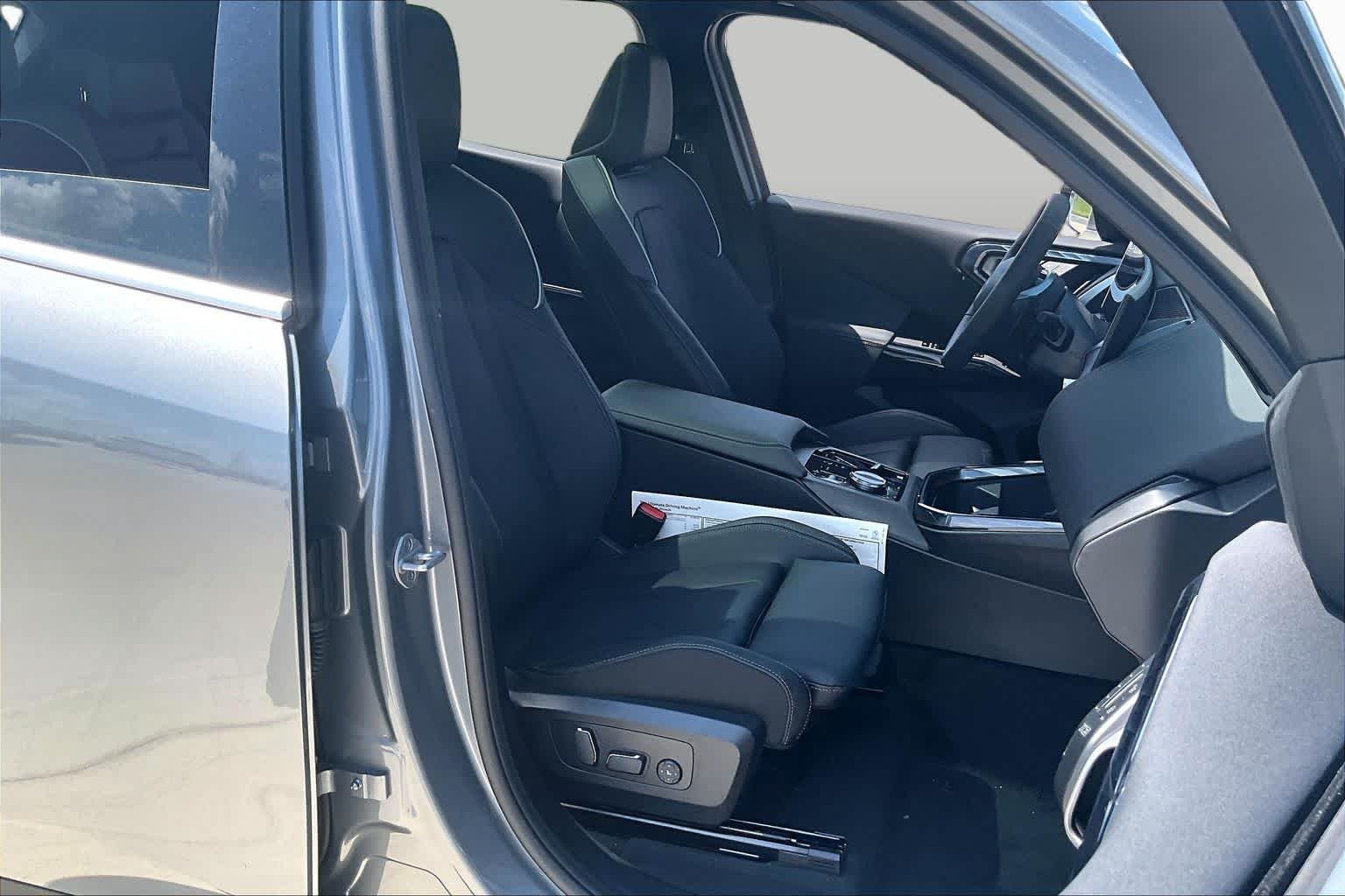 Used 2026 Skyscraper Grey Metallic BMW 30 xDrive image 8