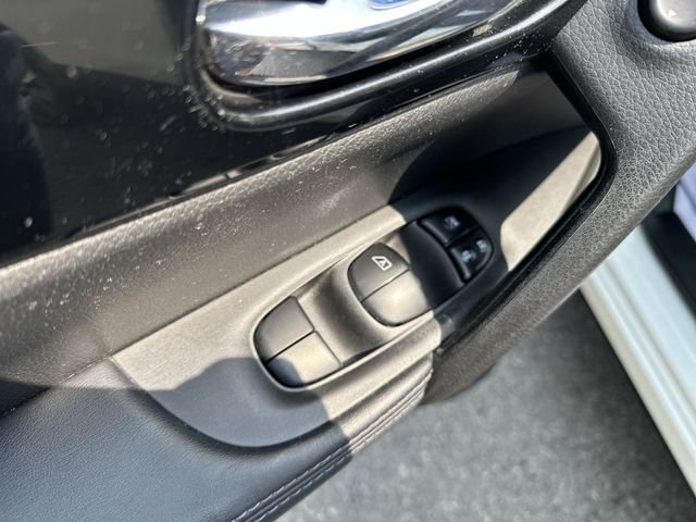 Used 2017 White Nissan SL image 17