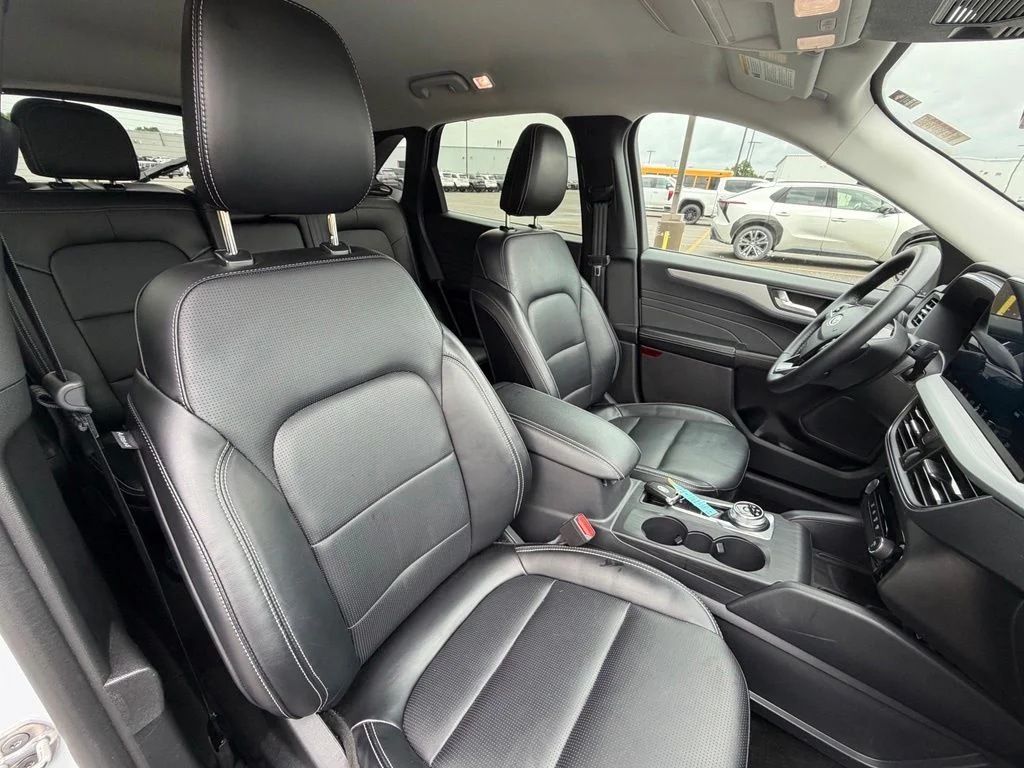 Used 2025 Silver Ford Platinum image 42